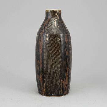 CARL-HARRY STÅLHANE, a stoneware vase, Rörstrand Ateljé, 1950/60s.