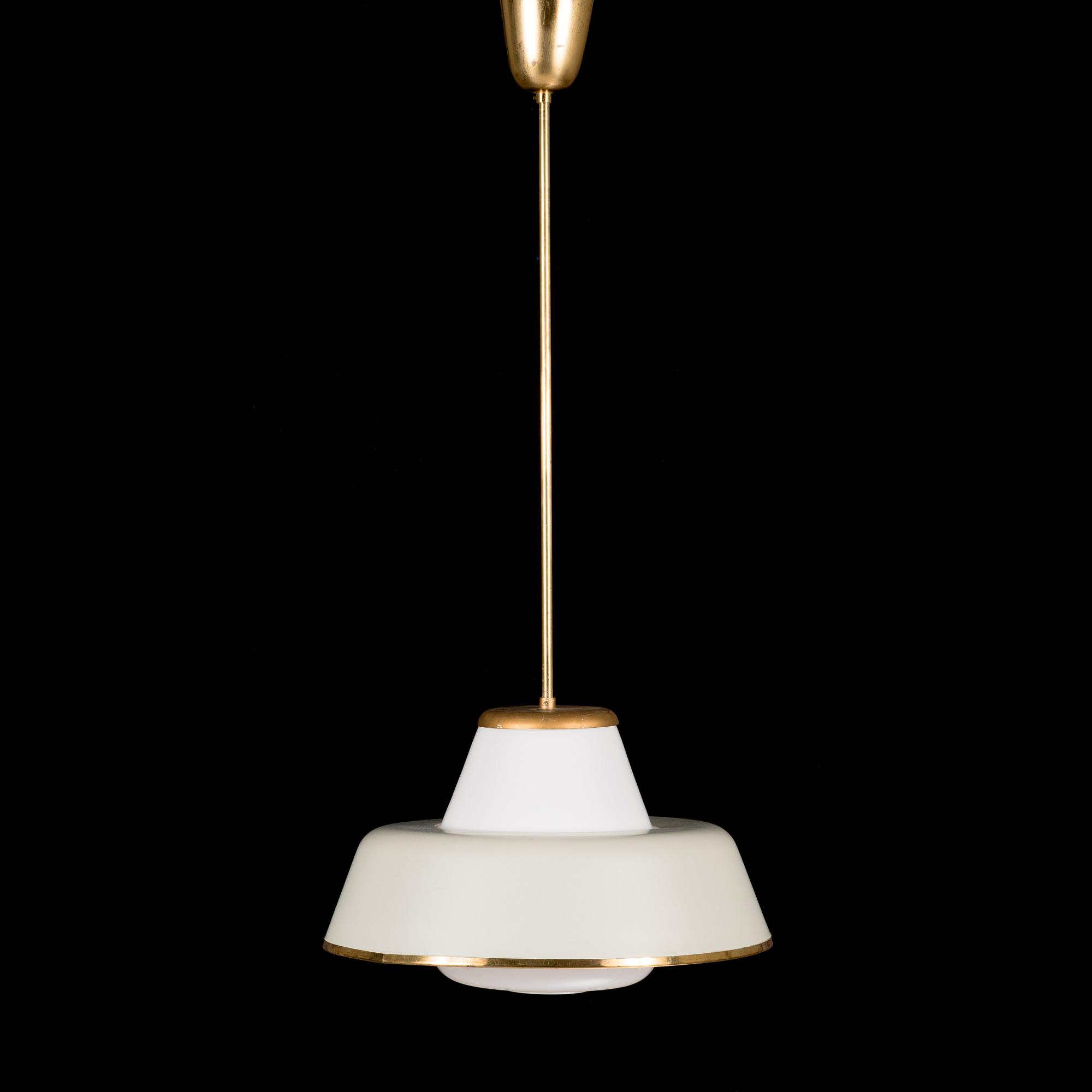 Lisa Johansson-Pape, kattovalaisin, malli 61-347, Orno 1900-luvun puoliväli.