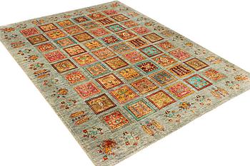 A Ziglar carpet a. 279 x 210 cm.