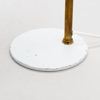 Paavo Tynell, A mid-20th-century '9227' table lamp for Idman, Finland.
