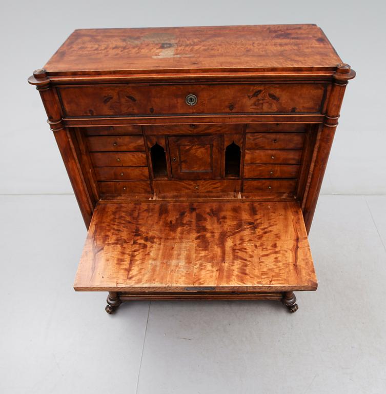 CHIFFONJÉ, 1800-talets mitt.