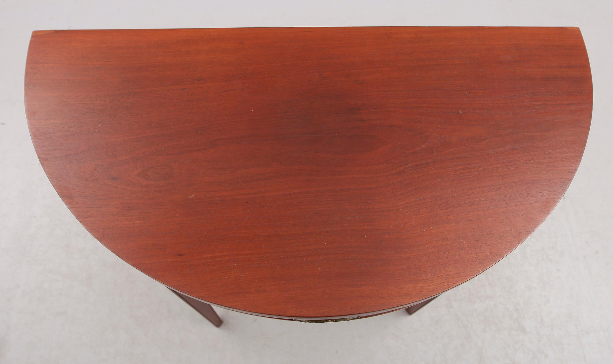 VÄGGBORD, empirestil, 1900-talets första hälft.