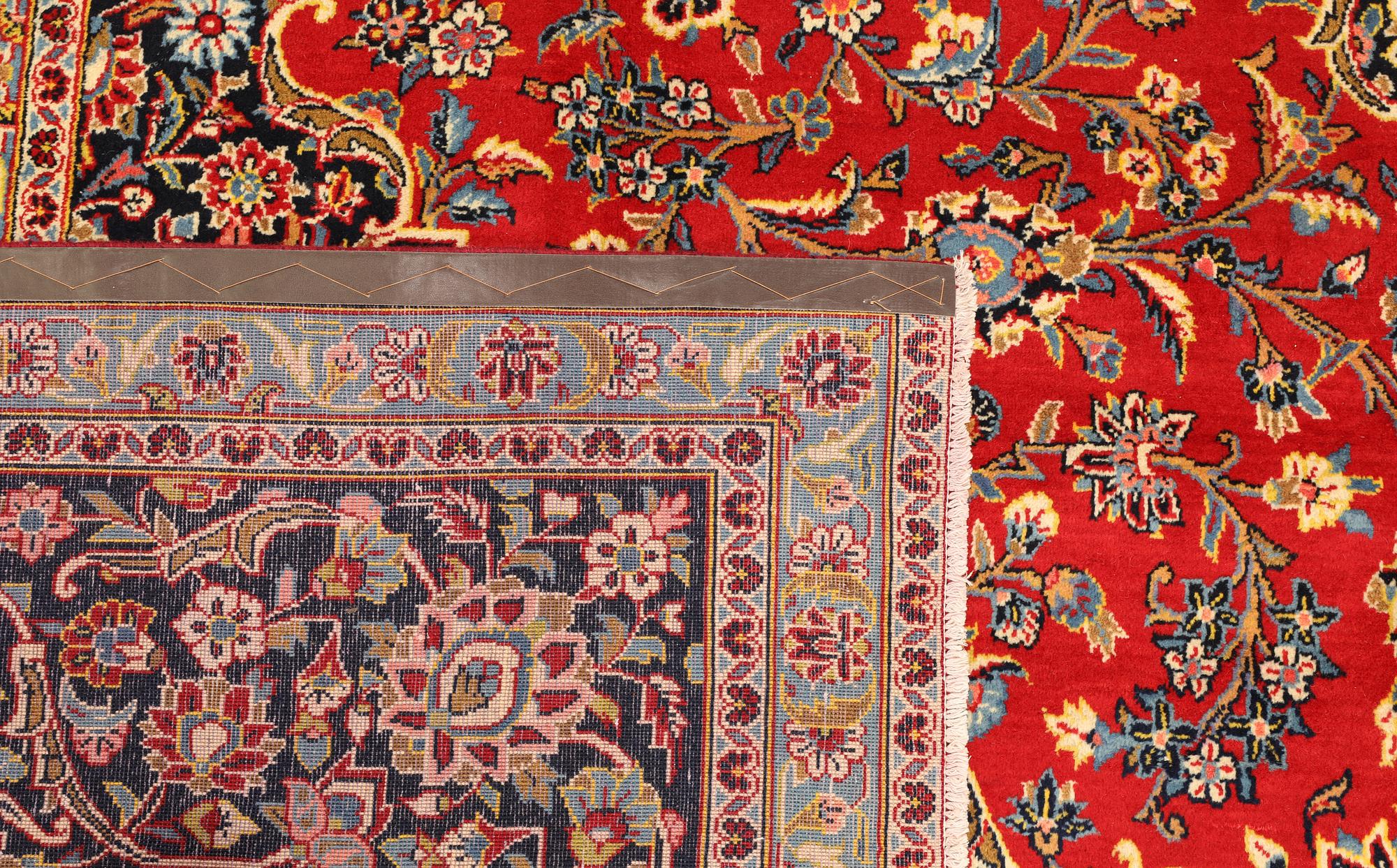 A Keshan carpet, approx. 490 x 306 cm.