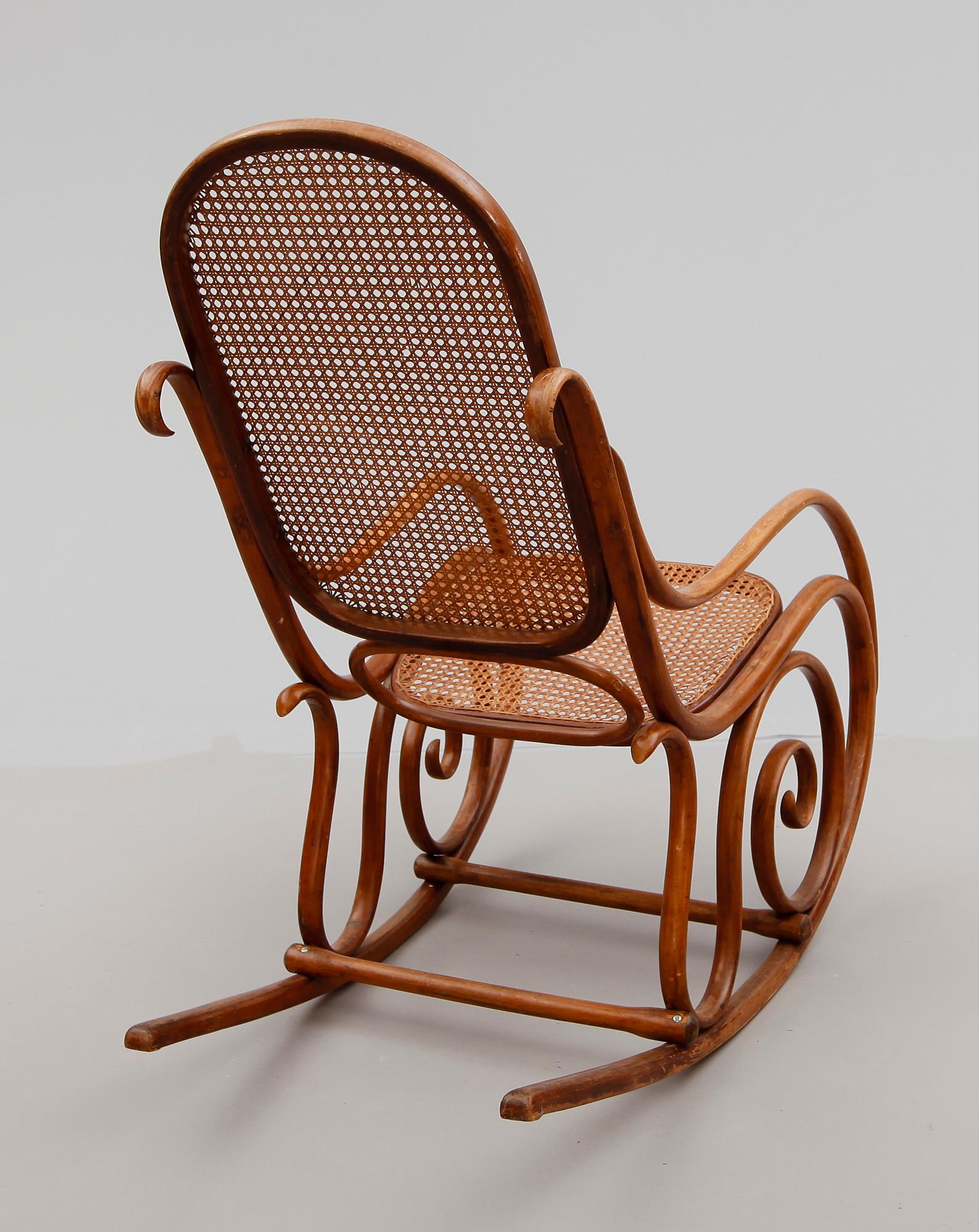 GUNGSTOL, Thonettyp, sekelskiftet 1900.