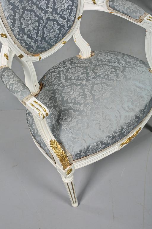 KARMSTOLAR, ett par, gustaviansk stil, tidigt 1900-tal.