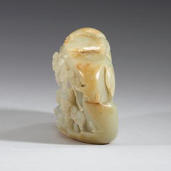 A finely carved Chinese nephrite sculpture, Qing dynasty (1644-1912).