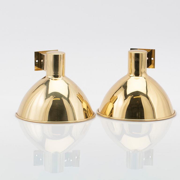 Josef Frank, wall lamps, a pair, model "32389", Svenskt Tenn, 21st century.