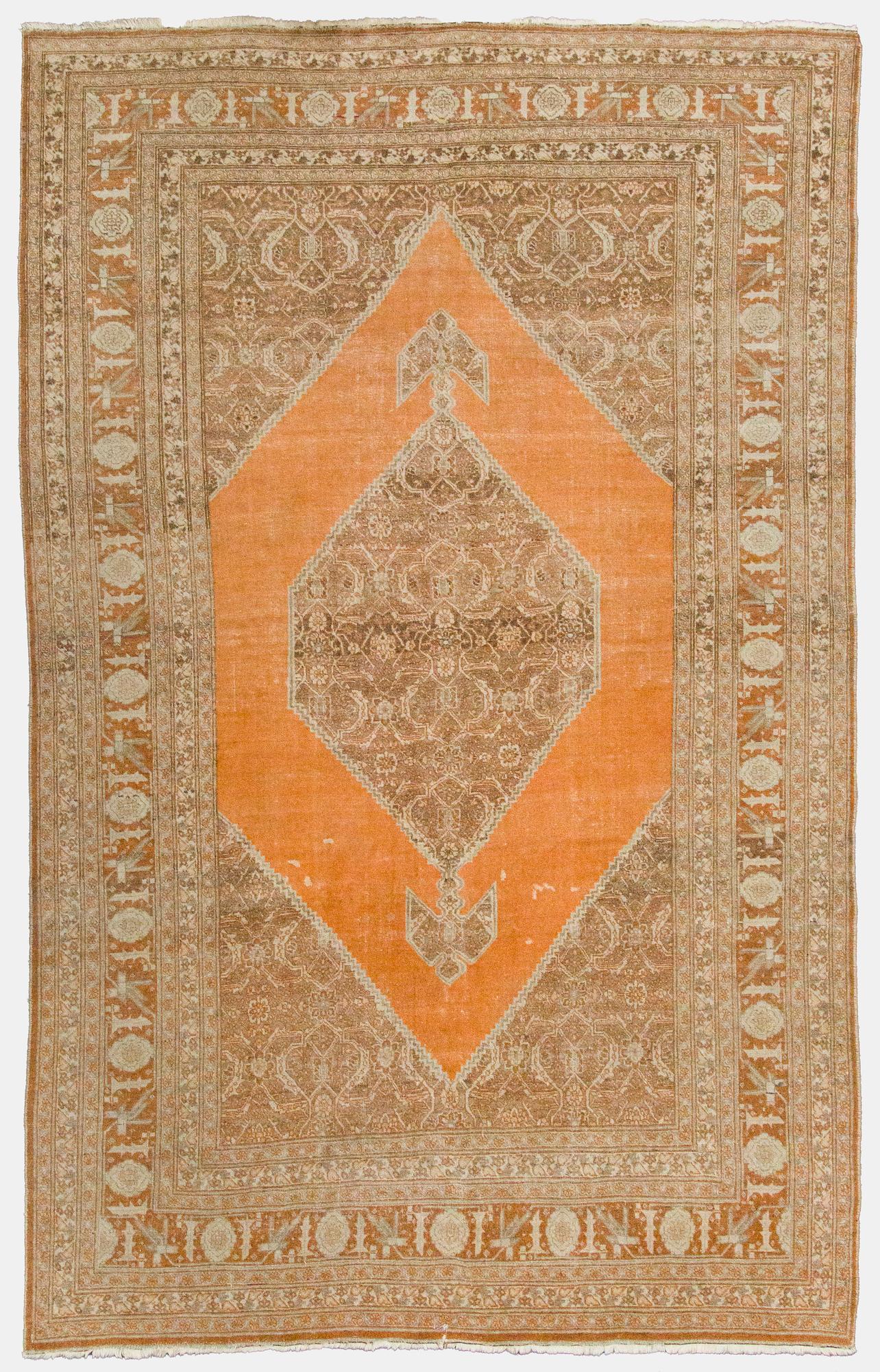 Matta, antik Täbris, ca 338,5 x 210,5-222,5 cm.