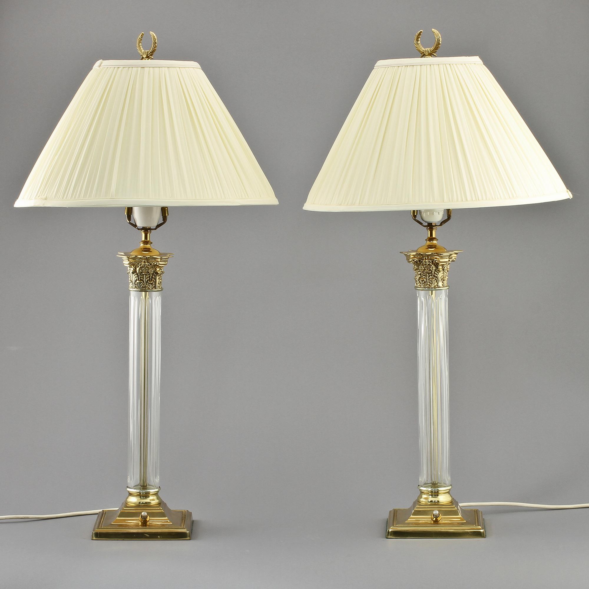BORDSLAMPOR, ett par, gustaviansk stil, 1900-talets fjärde kvartal.