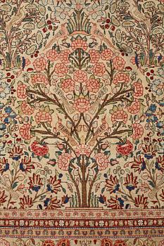 A CARPET, a semi-antique Kashan Dabir, ca 294 x 206 cm.