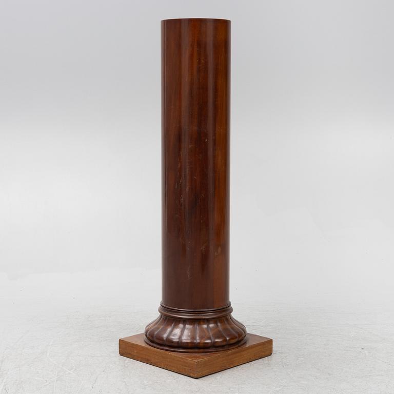 Pedestal, column-shaped, first half of the 20th Century.