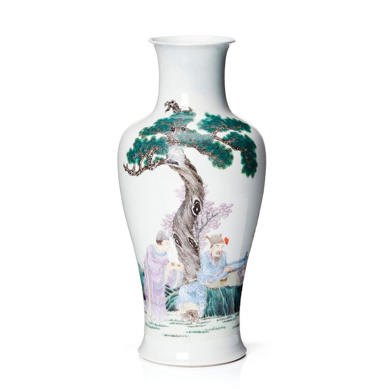 A Chinese republic vase, 20th Century.