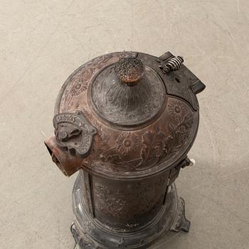 Kamin No 79 "Mikado" of cast iron, Husqvarna early 20th century.