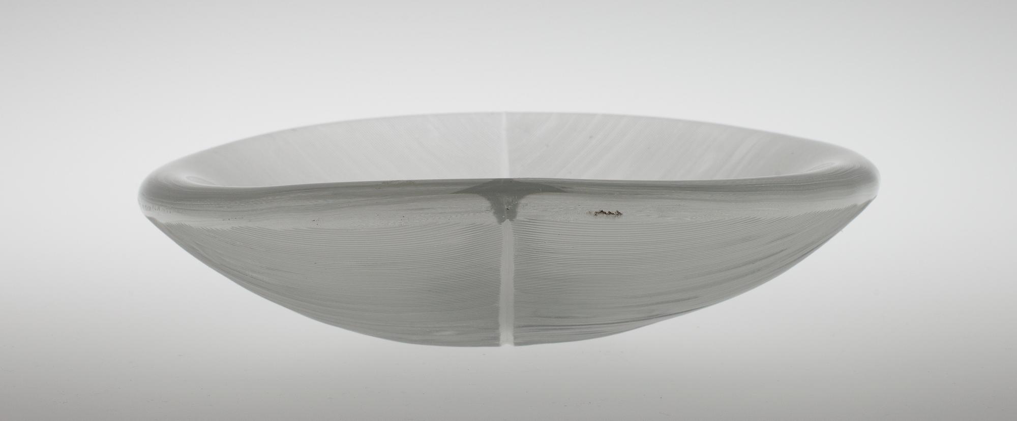 Tapio Wirkkala, A GLASS DISH.