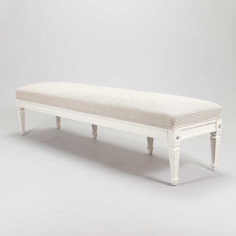 A late Gustavian bench from early 19th century.