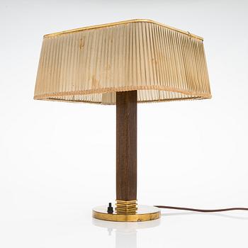 Paavo Tynell, A mid 20th century '5066' desk lamp for Taito Oy, Finland.