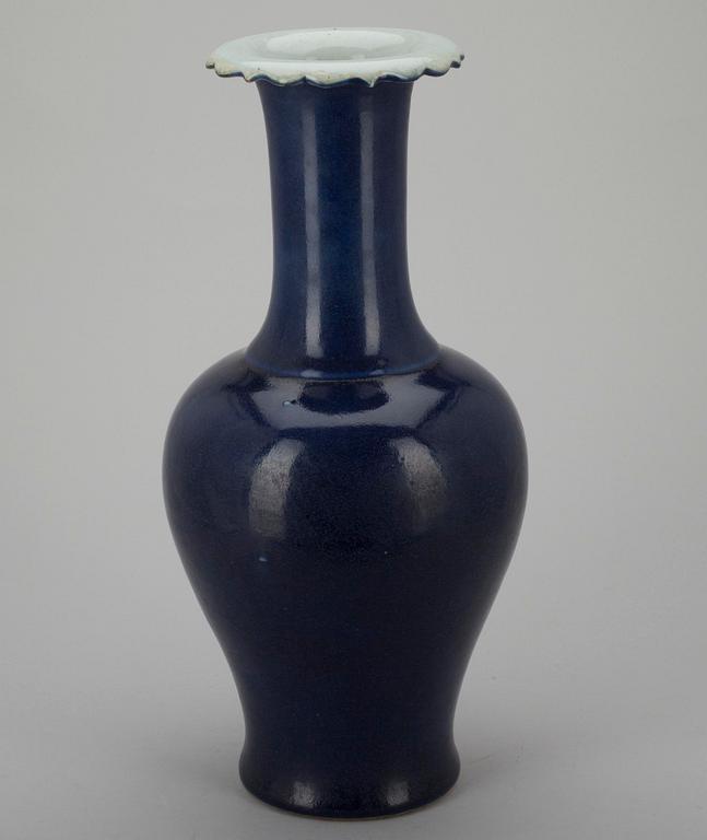 VAS, porslin, Kina 1800-tal.