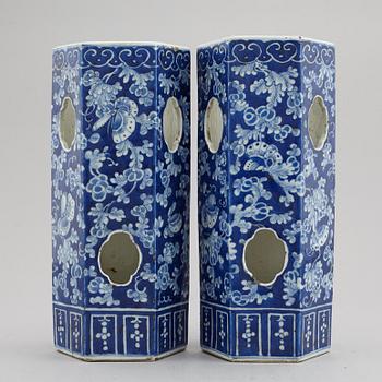 A pair of lanterns/mounted as lamps, late Qingdynasty, circa 1900.