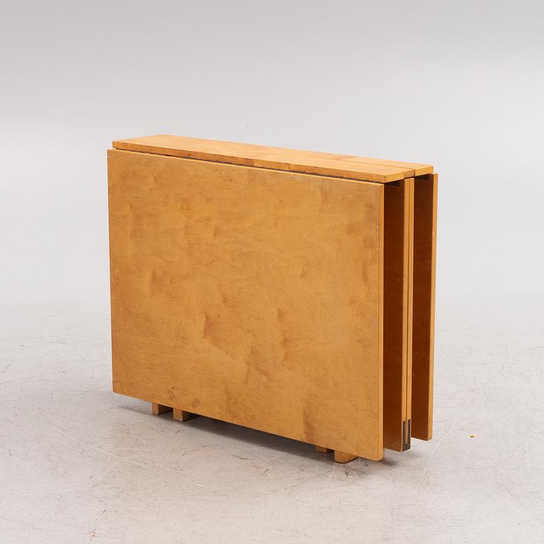 Bruno Mathsson, a 'Maria Flap' birch wood gateleg table Firma Bruno Mathsson 1960s/70s.