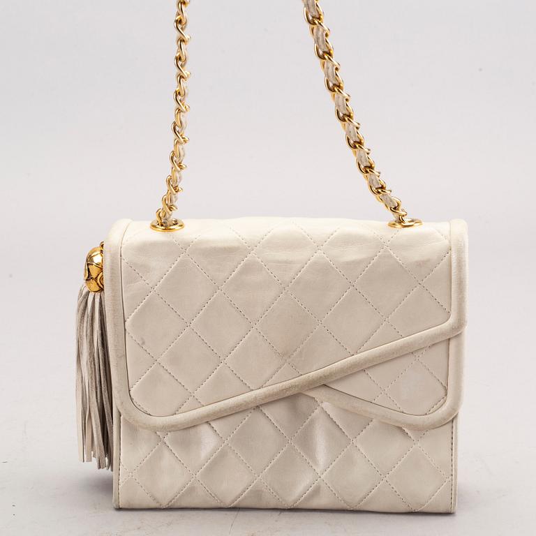 An Chanel shoulder bag.