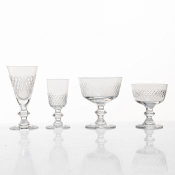 Vicke Lindstrand, a 53 pieces Swedish glass service, "Diamant", Kosta, mid 20th century.