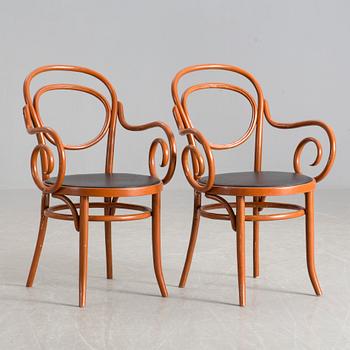 KARMSTOLAR, ett par, Thonet-typ.