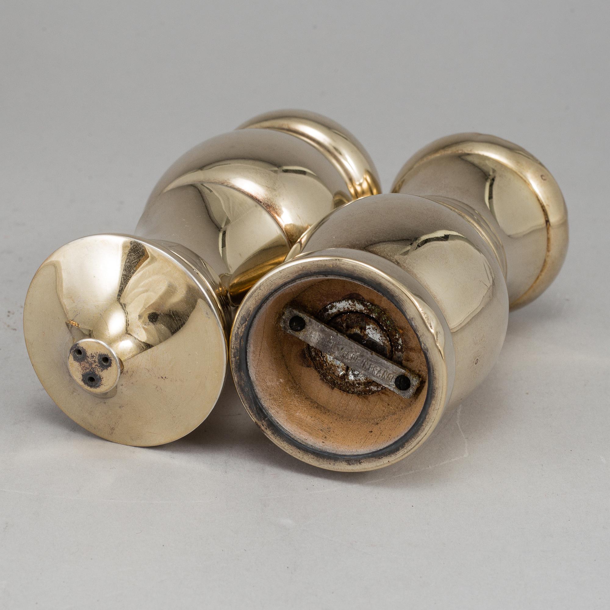 Tiffany & Co., salt- och pepparkvarn, silver 925/1000 samt underfat.