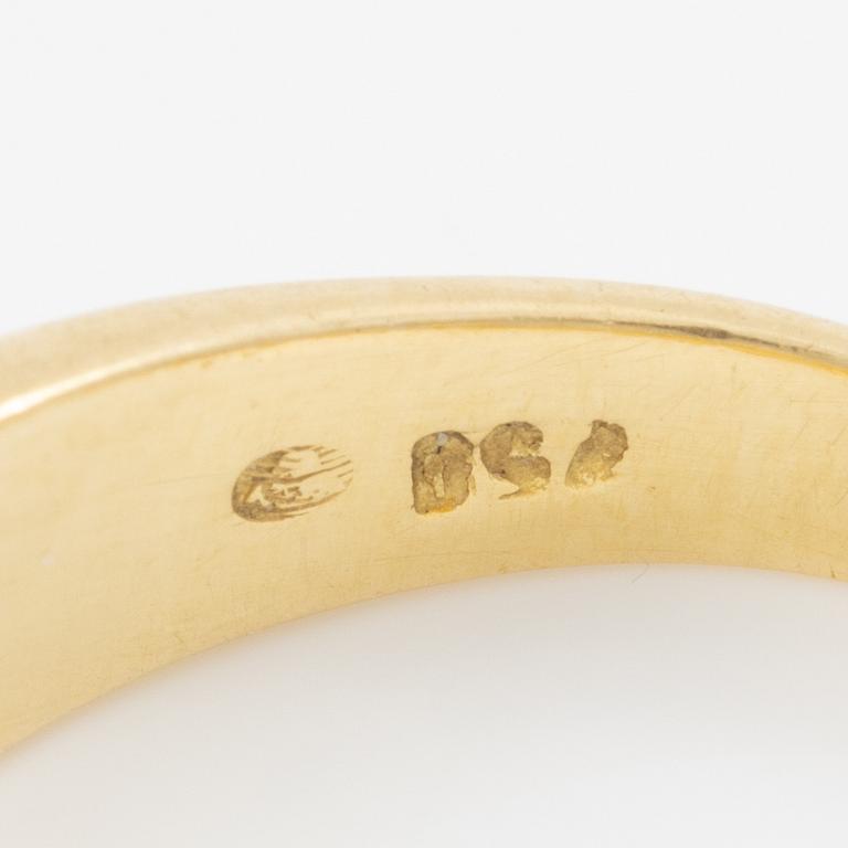 Ring, 18K gold with coral and octagon-cut diamonds.