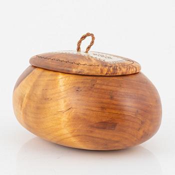 Anders Sunna, a birch wood box, signed.
