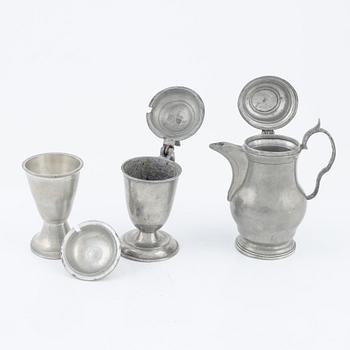 A lot of five pewter objects, 18th and 19th Century.