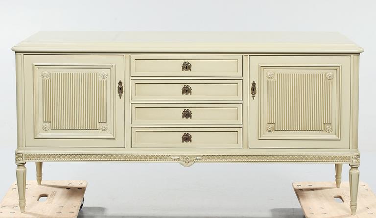 SIDEBOARD, gustaviansk stil, 1900-talets andra hälft.