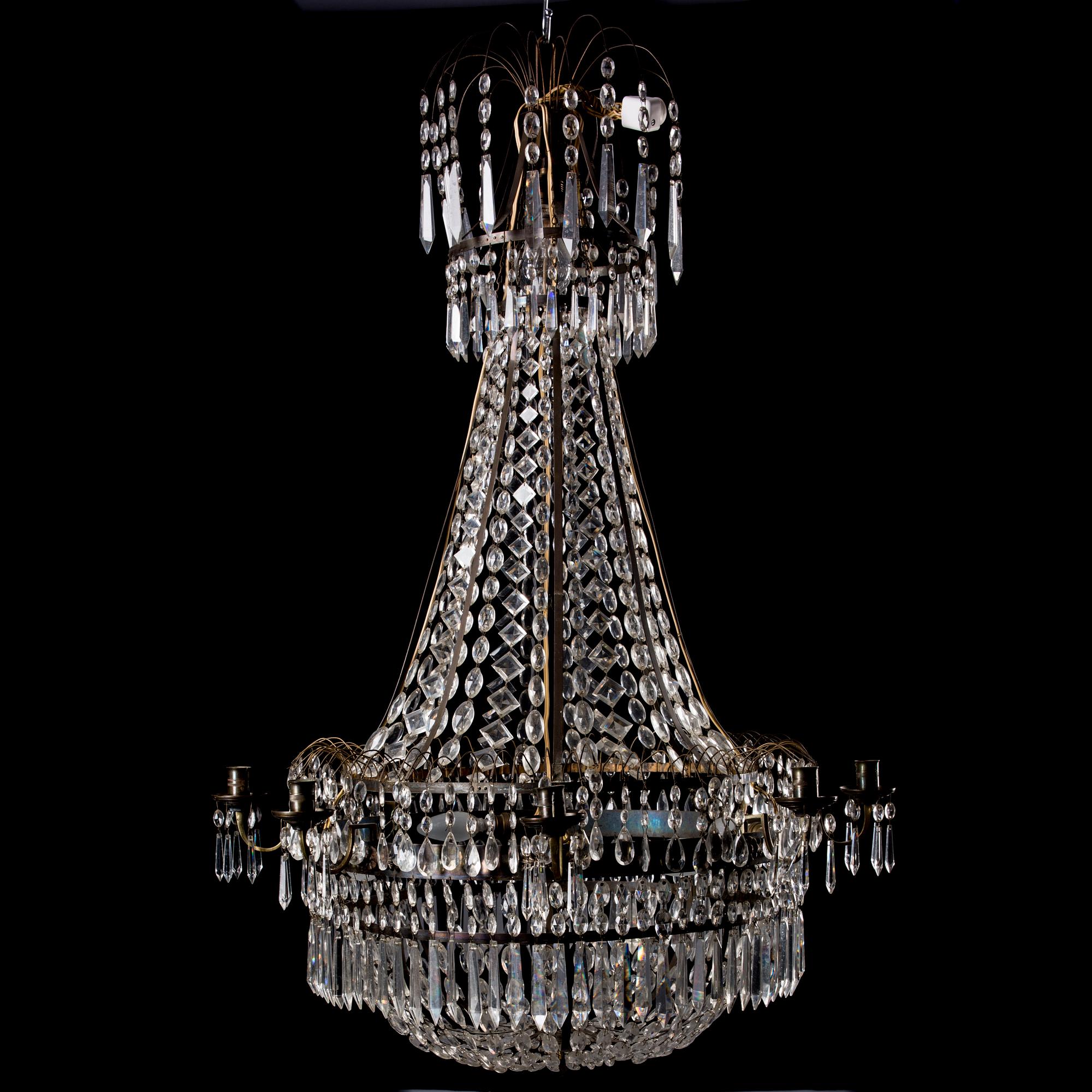 TAKKRONA, gustaviansk stil, 1800-talets senare hälft. Höjd 104 cm.