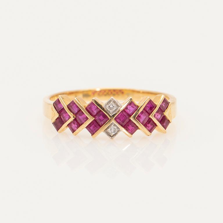 Ring, 18K gold with rubies and diamonds.