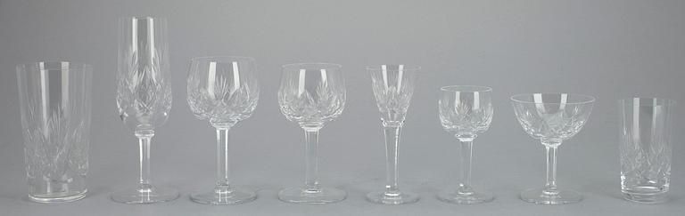 GLASSERVIS, 84 delar, slipad kristall, "Yrjö" Riihimäen Lasi. Finland 1900-tal.