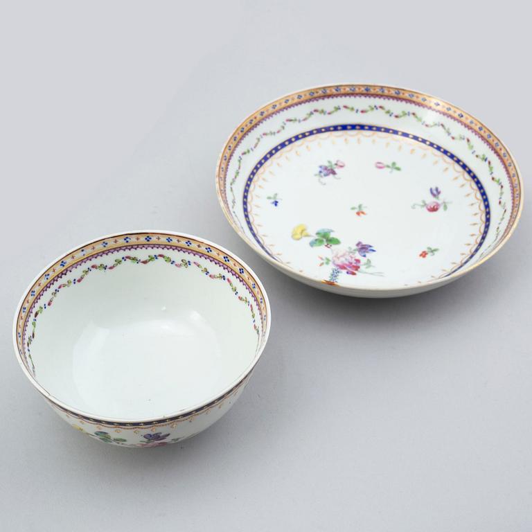 Six (4+2) cups with five (5+1) saucers, and three blue and white bowls, Qing dynasty, Qianlong (1736-95).
