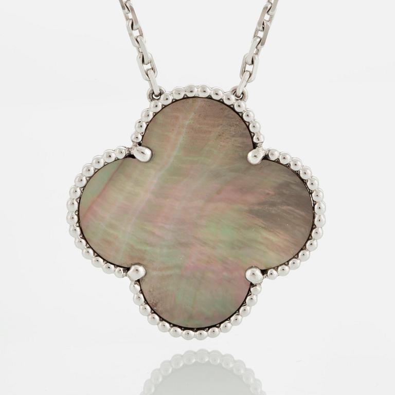 A Van Cleef & Arpels necklace "Alhambra" in 18K white gold and black mother-of-pearl.