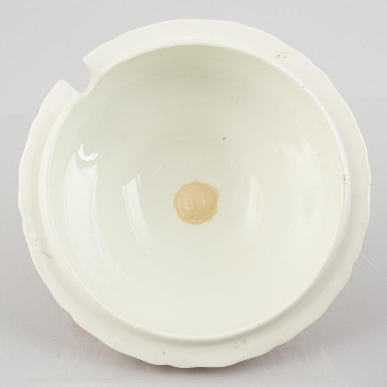 A creamware tureen, Rörstrand, 1920-1938.