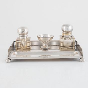 A Swedish Silver Inkwell, mark of CG Hallberg, Stockholm 1907.