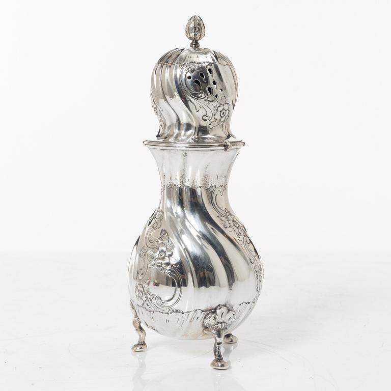Sockerruska, silver, rokokostil, Danmark omkring år 1900.