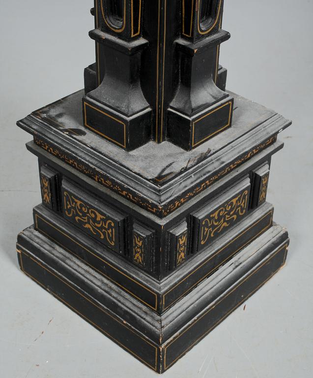 PIEDESTAL, nyrenässans, 1800-talets andra hälft.