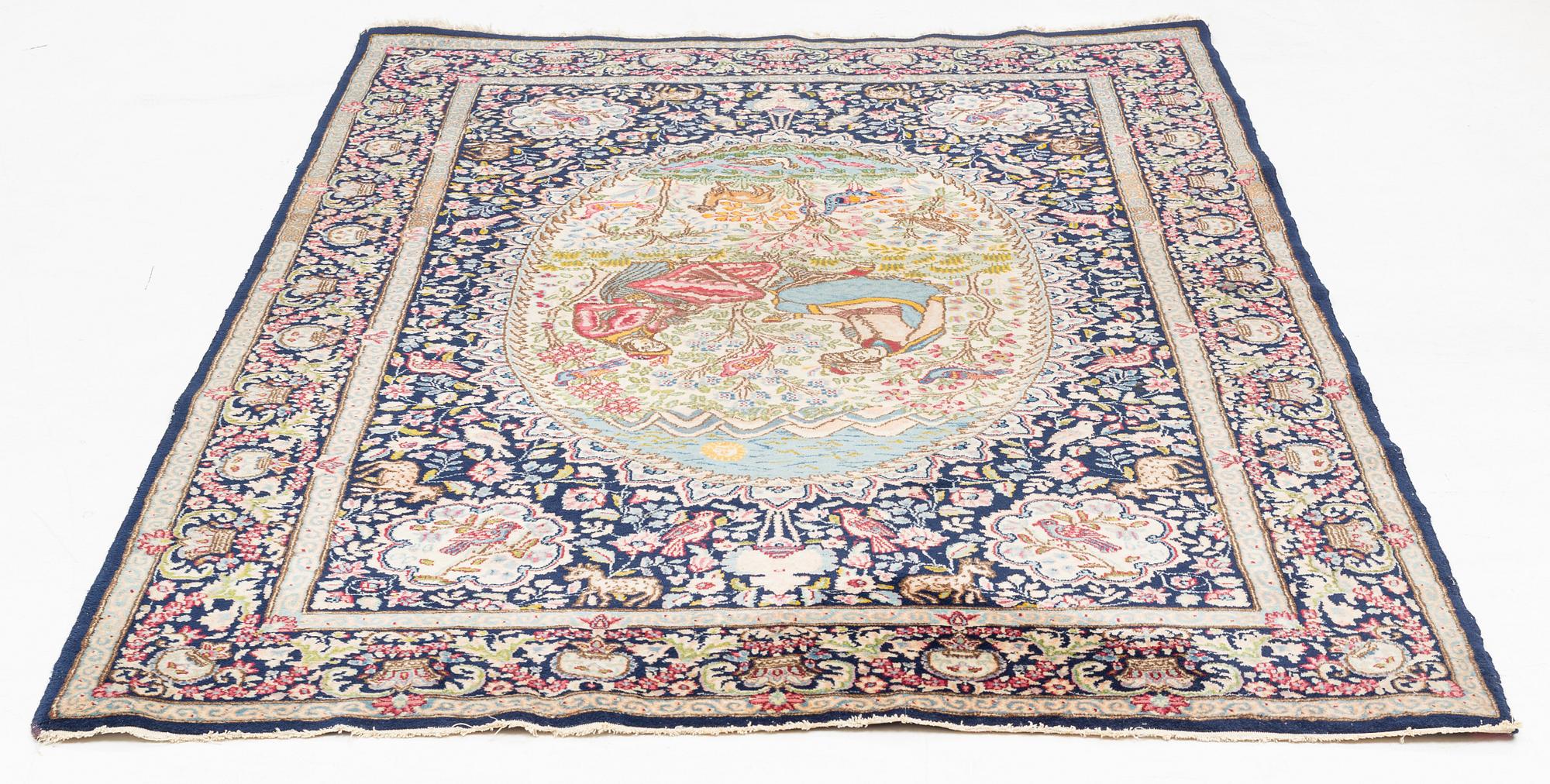 Matta, figural, semiantik Kirman, ca 240 x 154 cm.