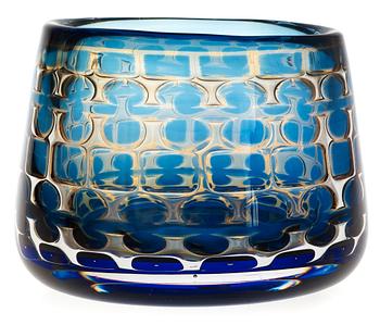 874. An Ingeborg Lundin 'Ariel' glass vase, Orrefors 1965.