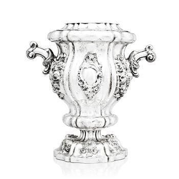 201. An Austria-Hungary 19th century silver champagne cooler, maker's mark FT, Vienna 1844.