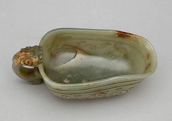 BÄGARE, nefrit. Kina, 1900-tal.