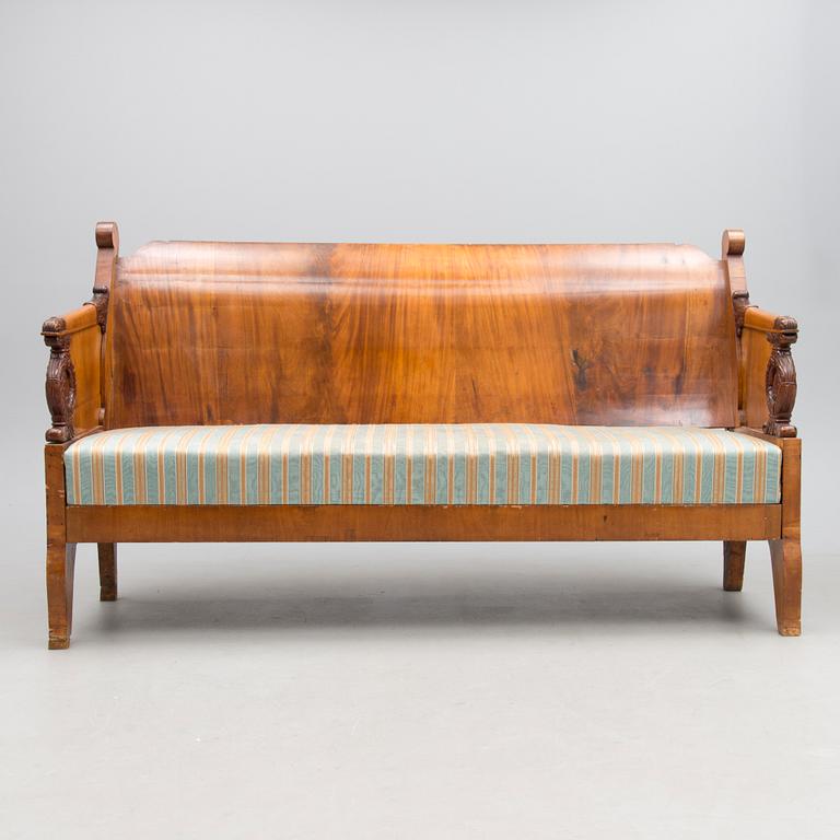 A biedermeier sofa from the 1830s-1840s.