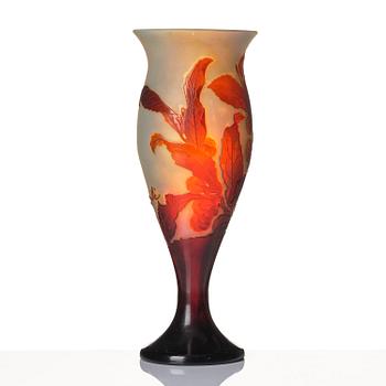 Emile Gallé, an Art Nouveau cameo glass vase, Nancy, France, early 1900s.