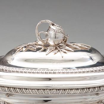 Edward Wakelin, Terriner, ett par, silver, London 1755, rokoko.