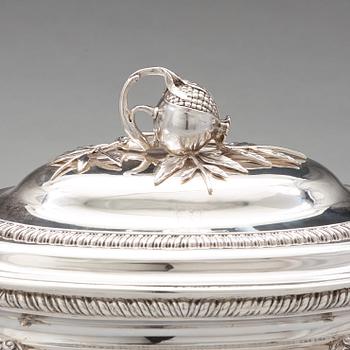 Edward Wakelin, Terriner, ett par, silver, London 1755, rokoko.