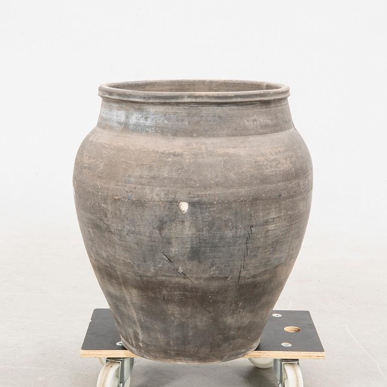 Trädgårds/ golvurna, keramik.