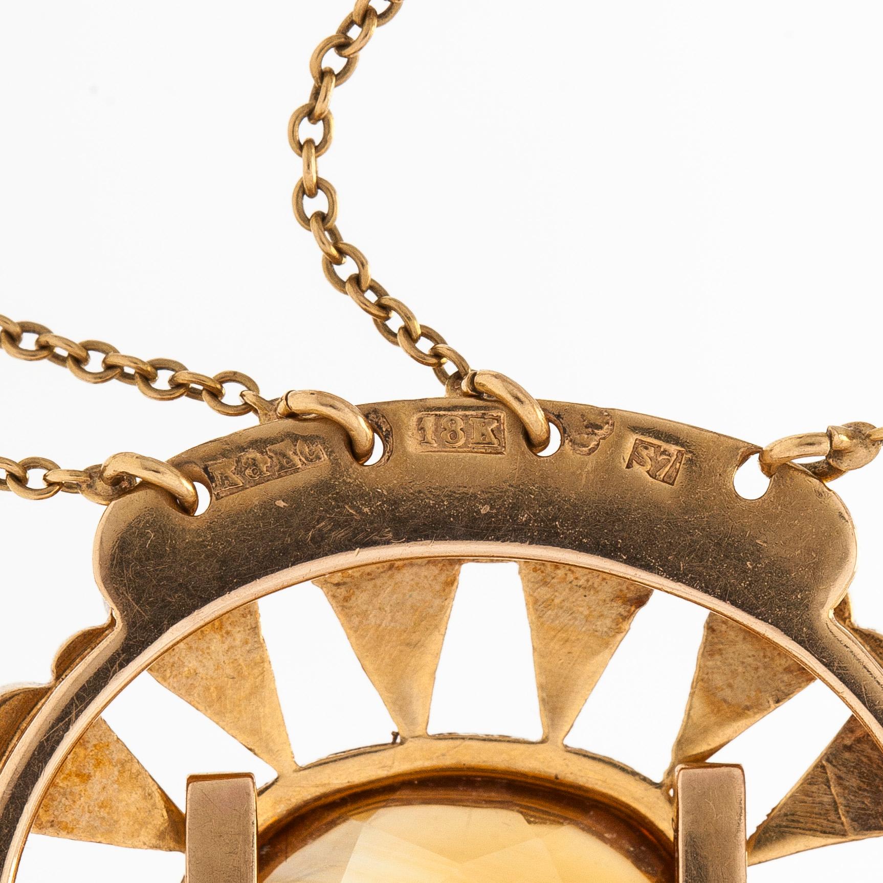 An 18K gold necklace, clasp with a citrine and pearls, Swedish hallmarks 1920.